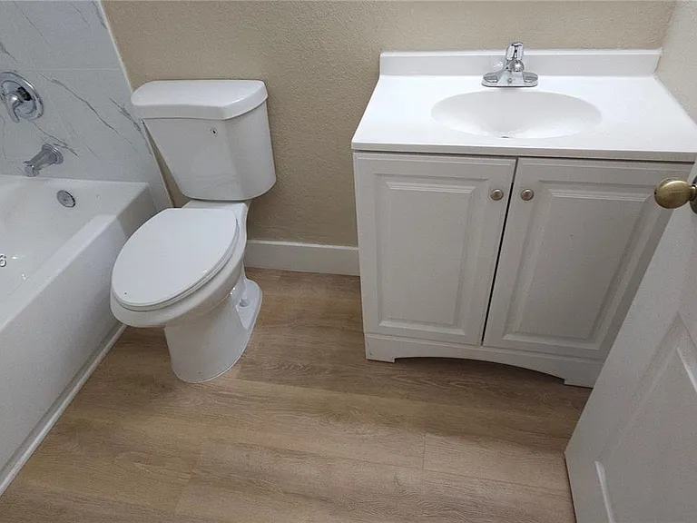 1662 SE 27th Dr #208 — Photo 9
