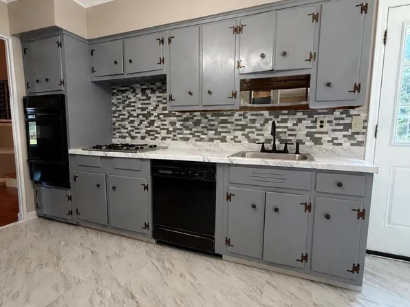(undisclosed Address), Westbury, NY 11590