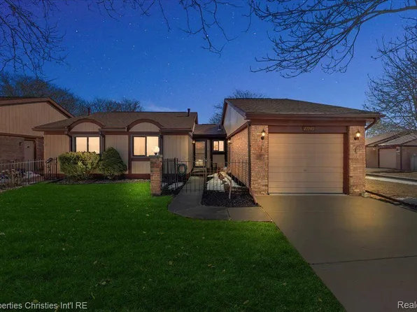 27749 Hollywood Blvd, Warren, MI 48093