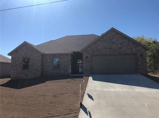 44 Queensferry Ln, Bella Vista, AR 72715