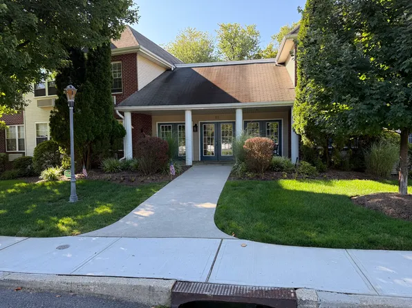 25 Crest St APT 112, Westwood, NJ 07675