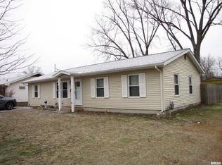 609 N Lincoln St, Salem, IL 62881
