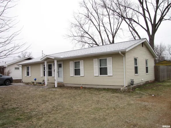 609 N Lincoln St, Salem, IL 62881