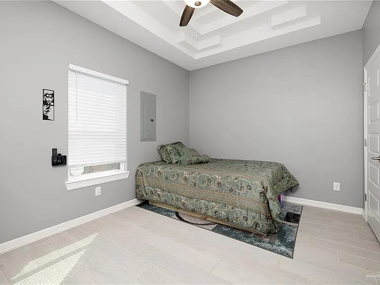 1332 Middle St — Photo 8