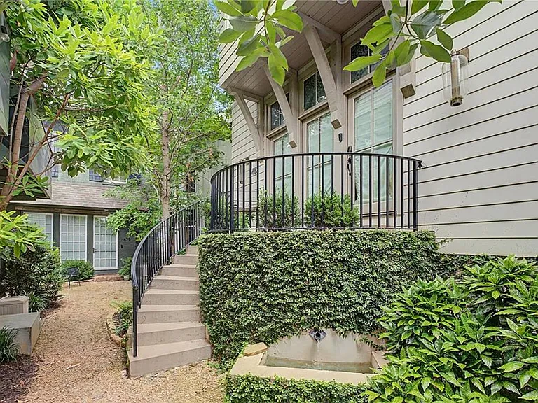 683 Arcos Way SE — Photo 1