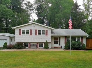 10 Sayer Rd, Blooming Grove, NY 10918