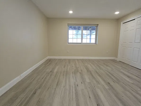 17A W Washington Pl #1, Palisades Park, NJ 07650