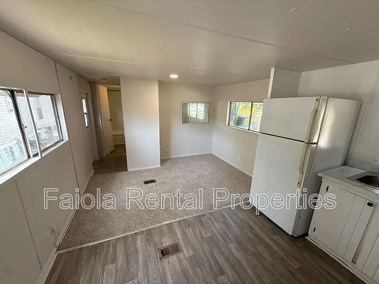 10 Talmar Ln — Photo 3