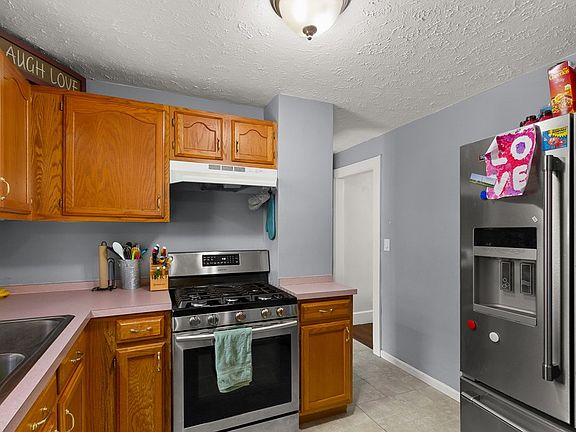 4th image of 403 Lindale Ave