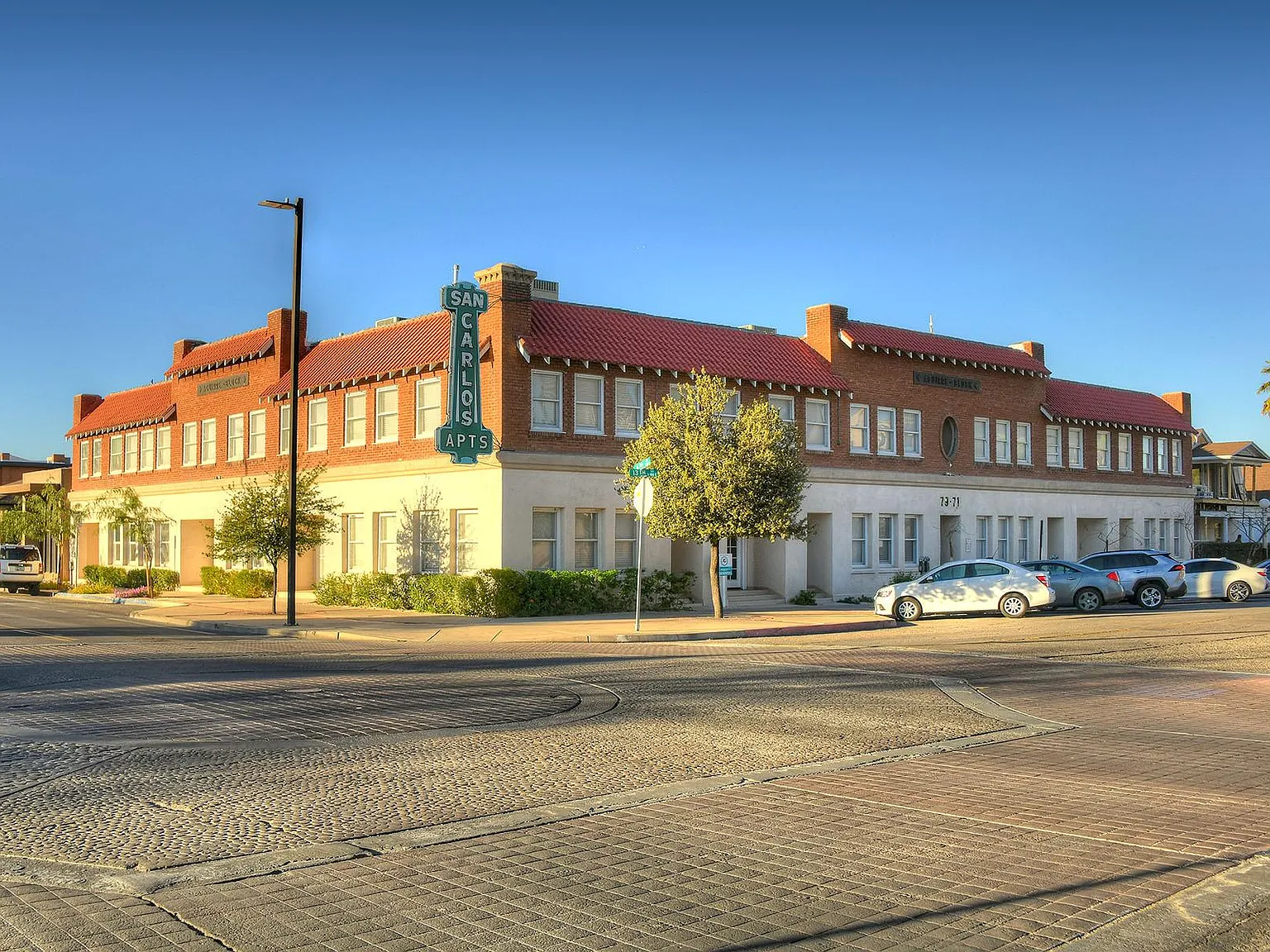 San Carlos Apartments — Photo 1