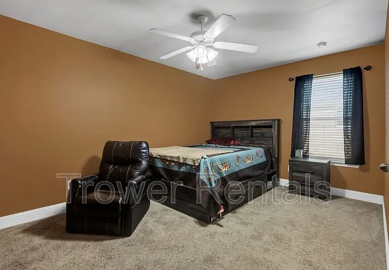 9915 Rainbow Dr — Photo 15