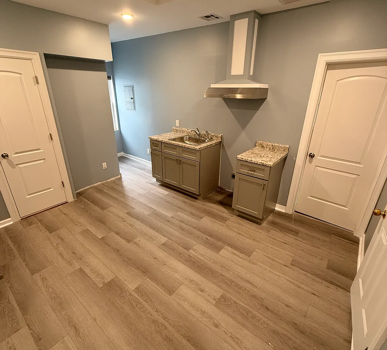 2 bed, $2,000 — Photo 2