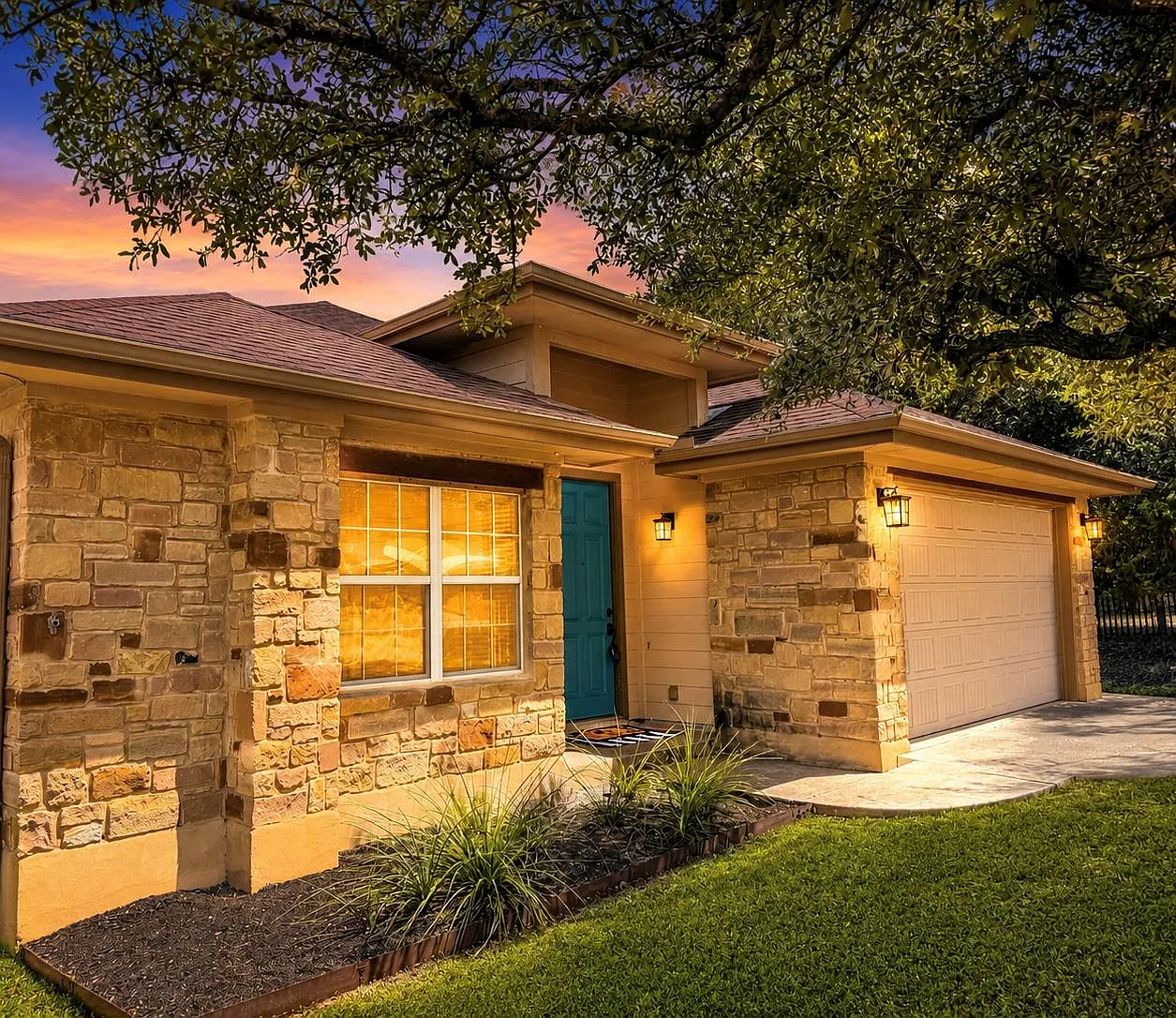 3 bed, 2.0 bath, 2044 sqft, $2,850 — Photo 3