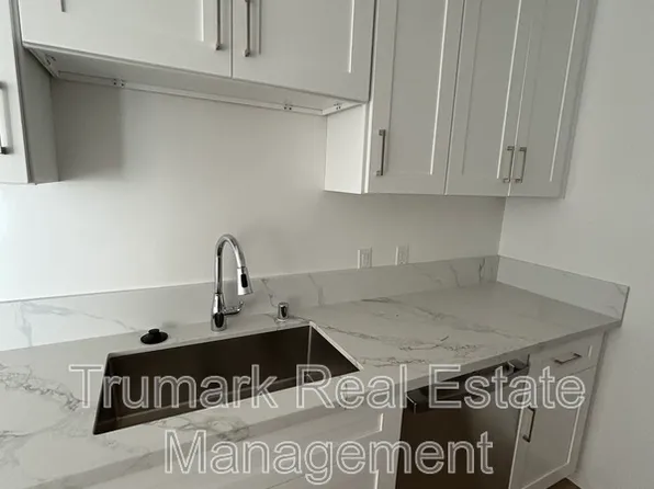 555 Palm Dr APT A, Glendale, CA 91202