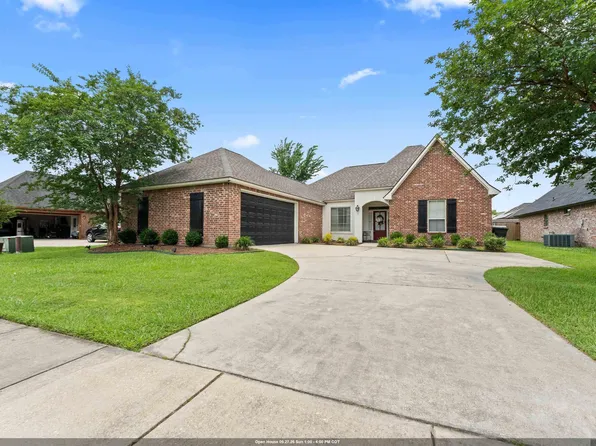 4077 Shady Ridge Dr, Zachary, LA 70791