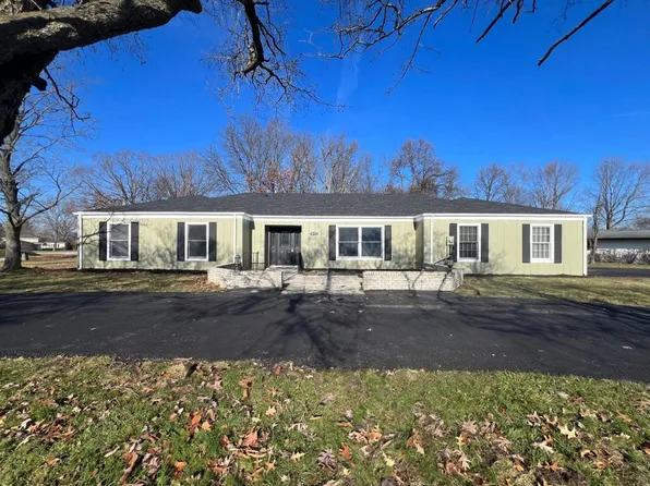 4171 Augusta Dr, Crown Point, IN 46307