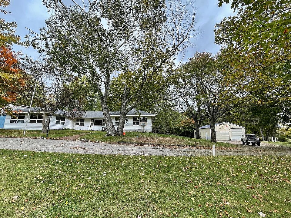 1st image of 1596 Mac Nider Ave SE