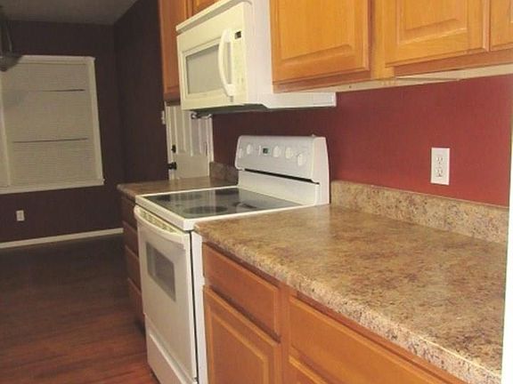 4th image of 501 W Christopher Dr