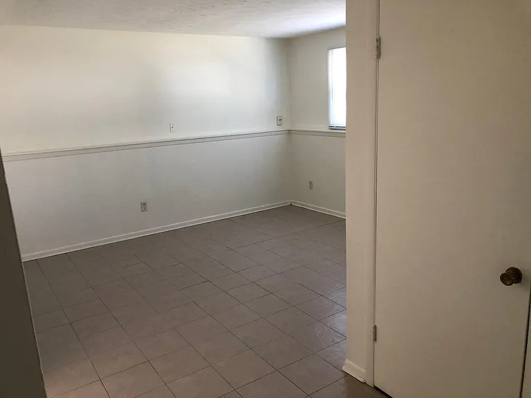 2604 Kate St — Photo 4