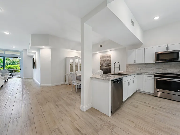 2864 Winding Oak Ln #A — Photo 2