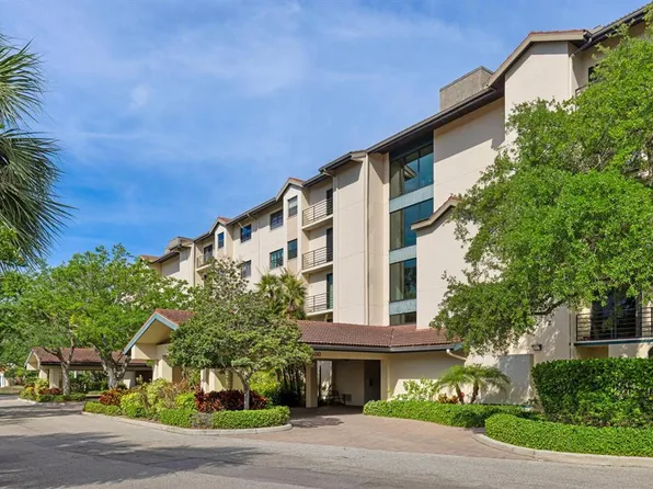 5400 Eagles Point Cir APT 304, Sarasota, FL 34231