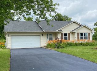 217 Tamarack Hollow St SW, Poplar Grove, IL 61065