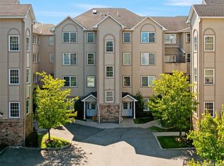 1113 Parkview Dr, Spring Valley, NY 10977