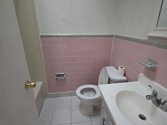 3rd image of 3961 Lankenau Ave