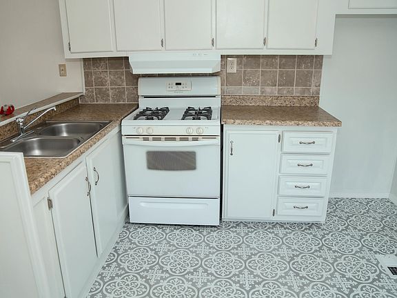 5th image of 26814 Mooney Blvd #C107