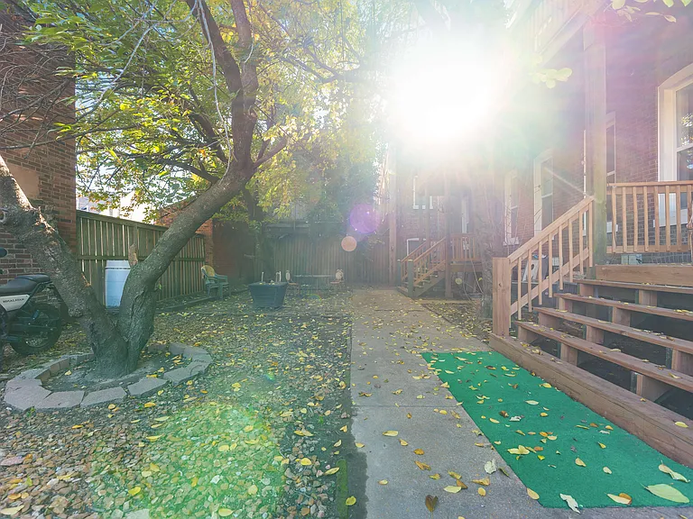 1918 Menard St #B — Photo 16