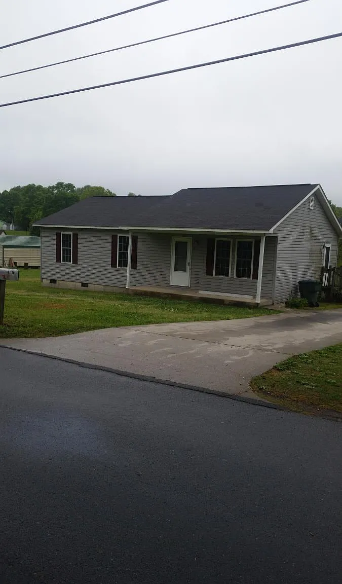 919 Baker Boulevard — Photo 2