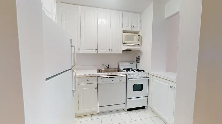 Rented by Bond New York | media 12