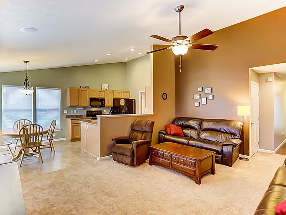 4th image of 7064 Summerhill Dr