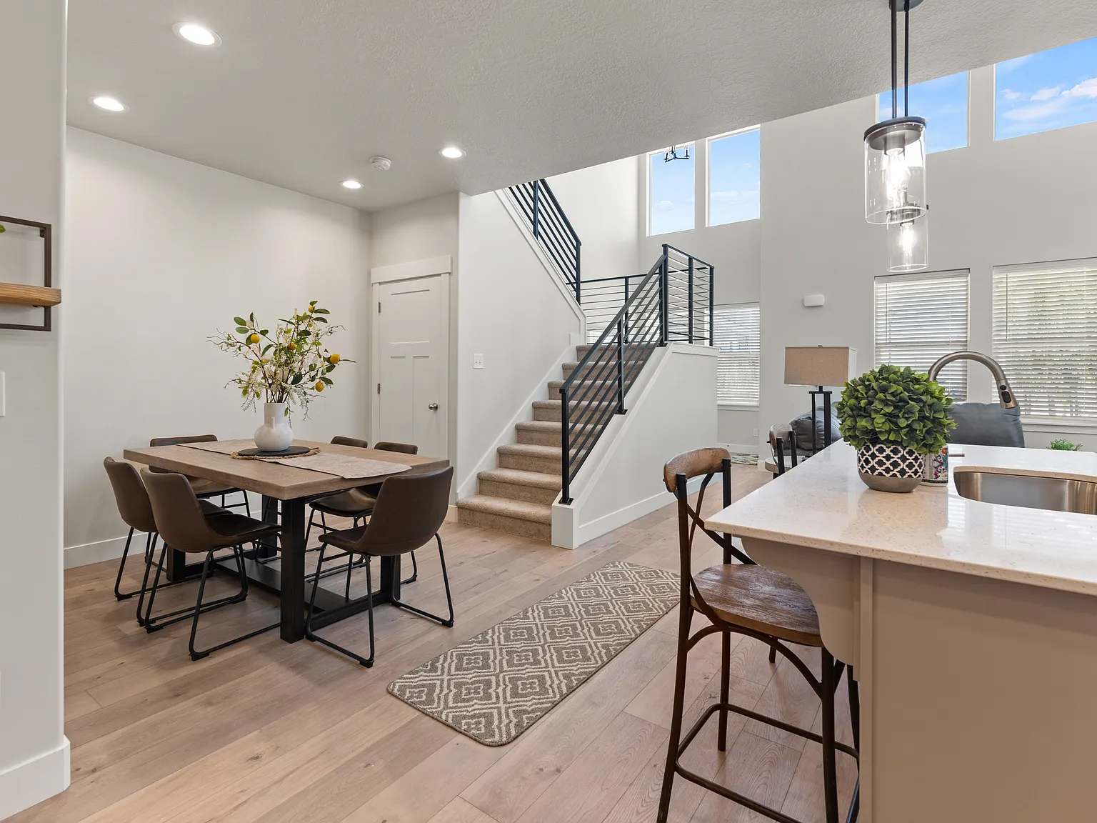 1 bed, 2350 sqft, $625 — Photo 4