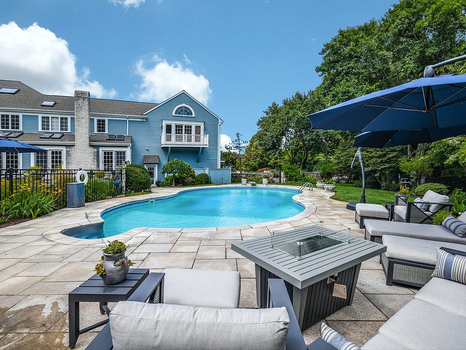 11 Nimrod Farm Road