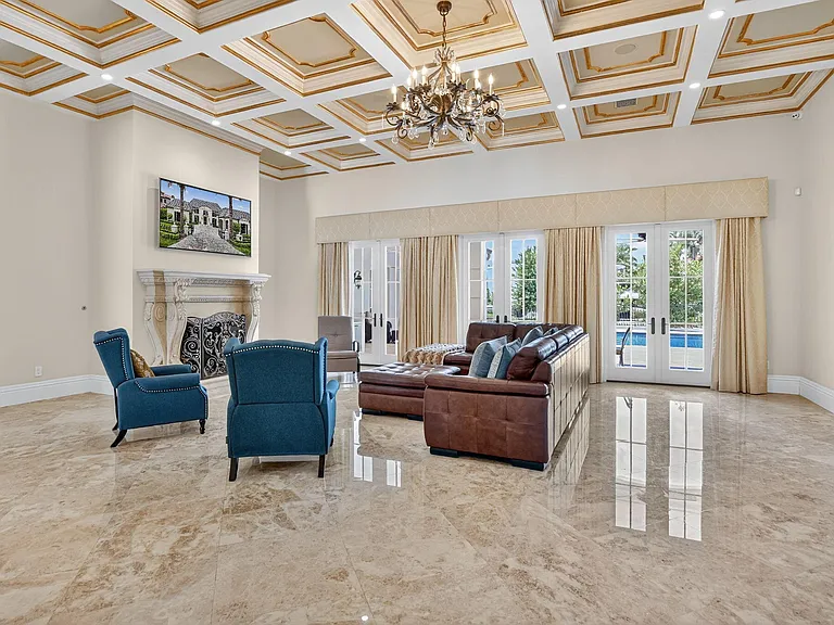 377 E Coconut Palm Rd — Photo 21