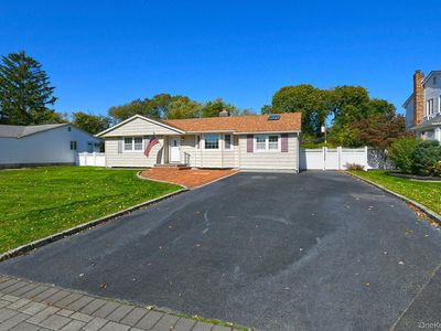 185 S Plaisted Avenue, Hauppauge, NY, 11788