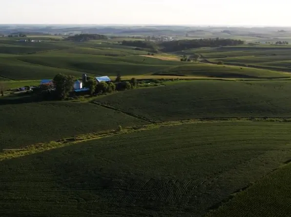 23633 175th St, Farmersburg, IA 52047