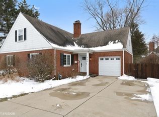 850 Kenton Rd, Deerfield, IL 60015