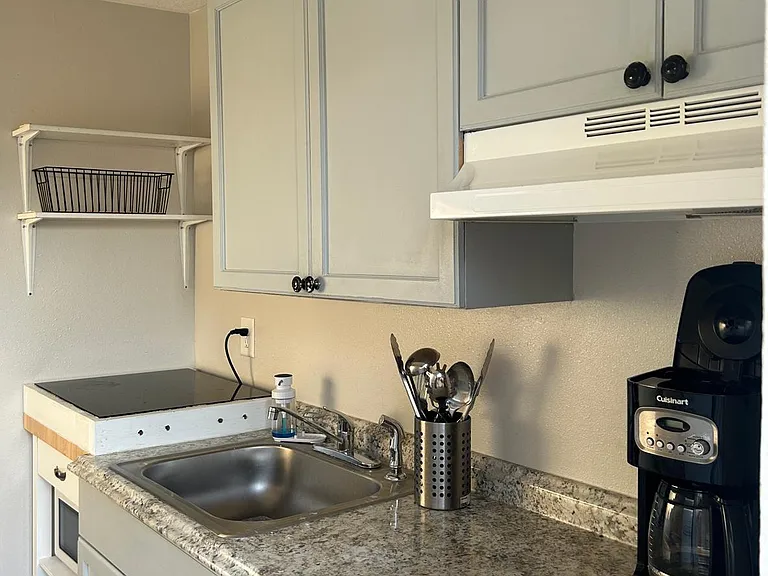 656 Royal Palm Dr #1 — Photo 1