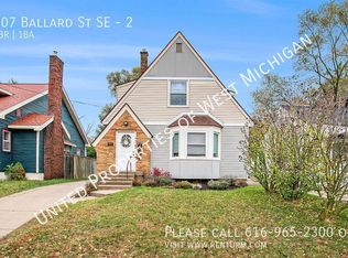 907 Ballard St SE #2, Grand Rapids, MI