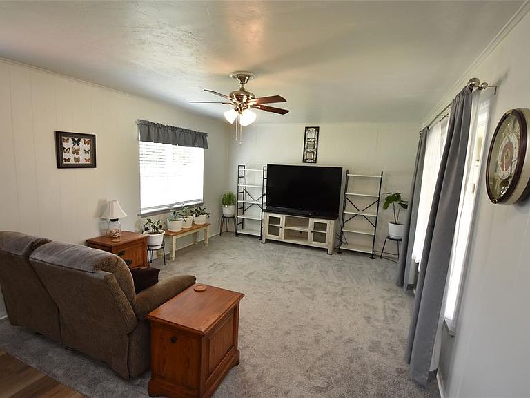 Listing photo 5