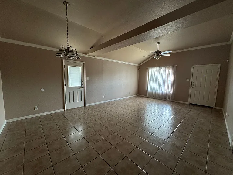 1205 Powder River Dr. — Photo 3