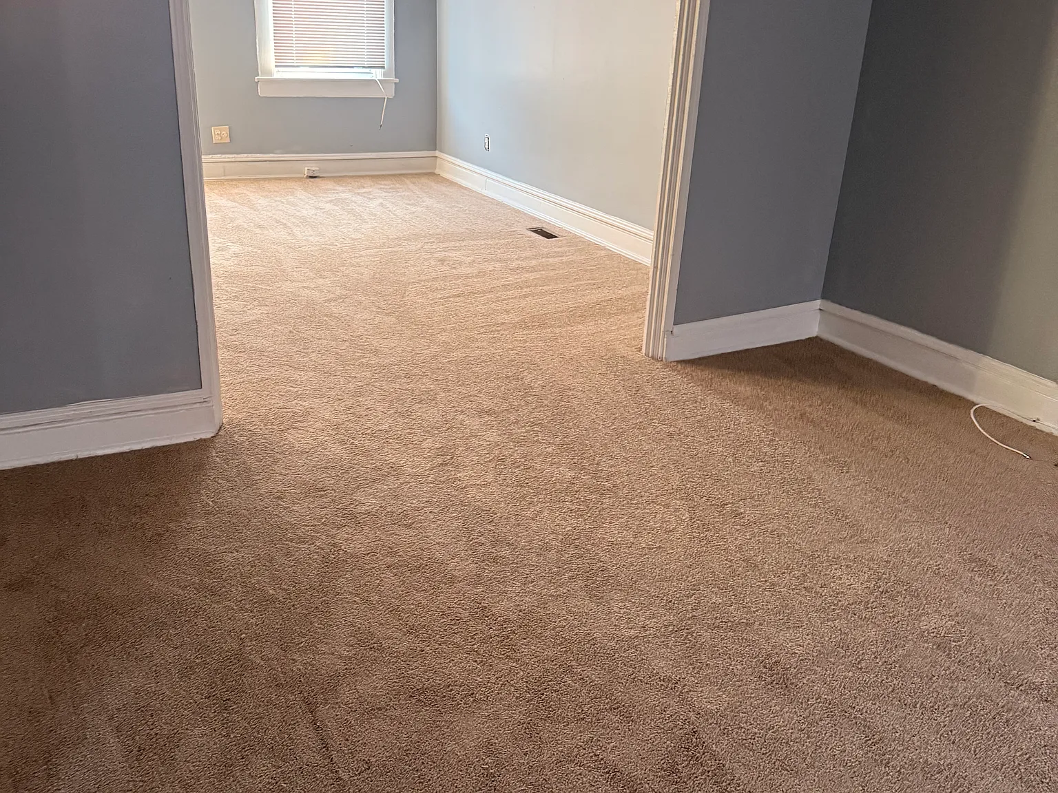 3 bed, 1400 sqft, $1,500 — Photo 1