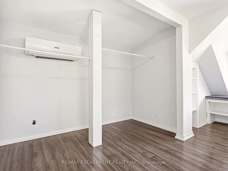 48 Glendale Ave S — Photo 29