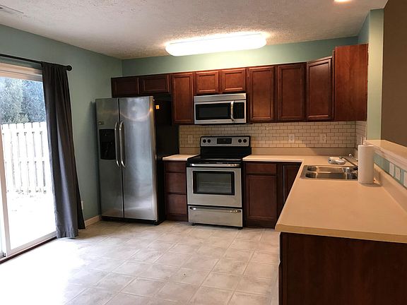 3rd image of 2385 Fleming Dr
