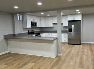 524 W 7th St #C, Corona, CA 92882