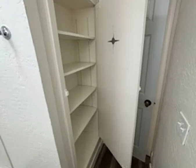 502 E Cody Dr — Photo 16
