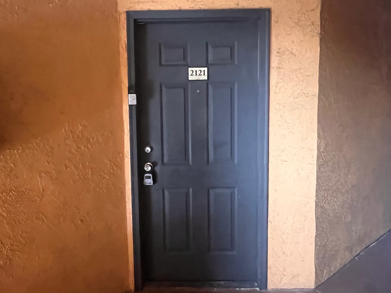 2 bed, 1054 sqft, $1,750 — Photo 2