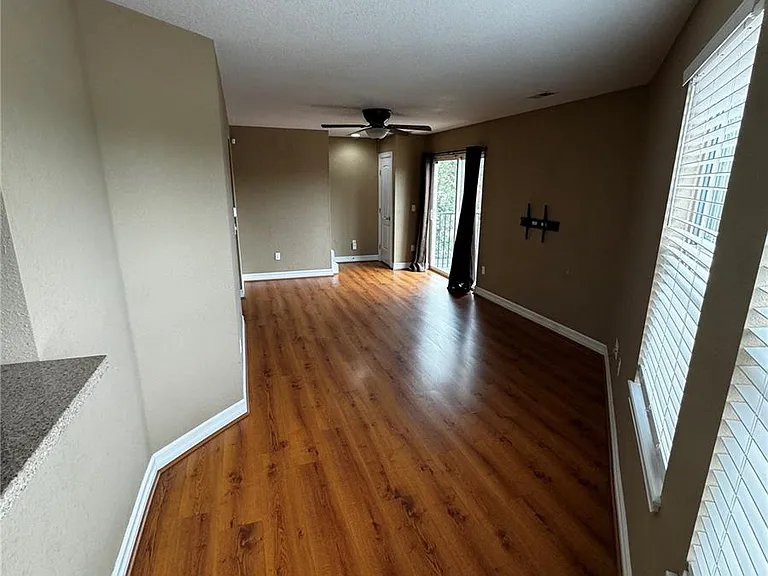 750 32nd St — Photo 11